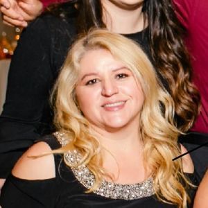 Meet your Posher, Elvia